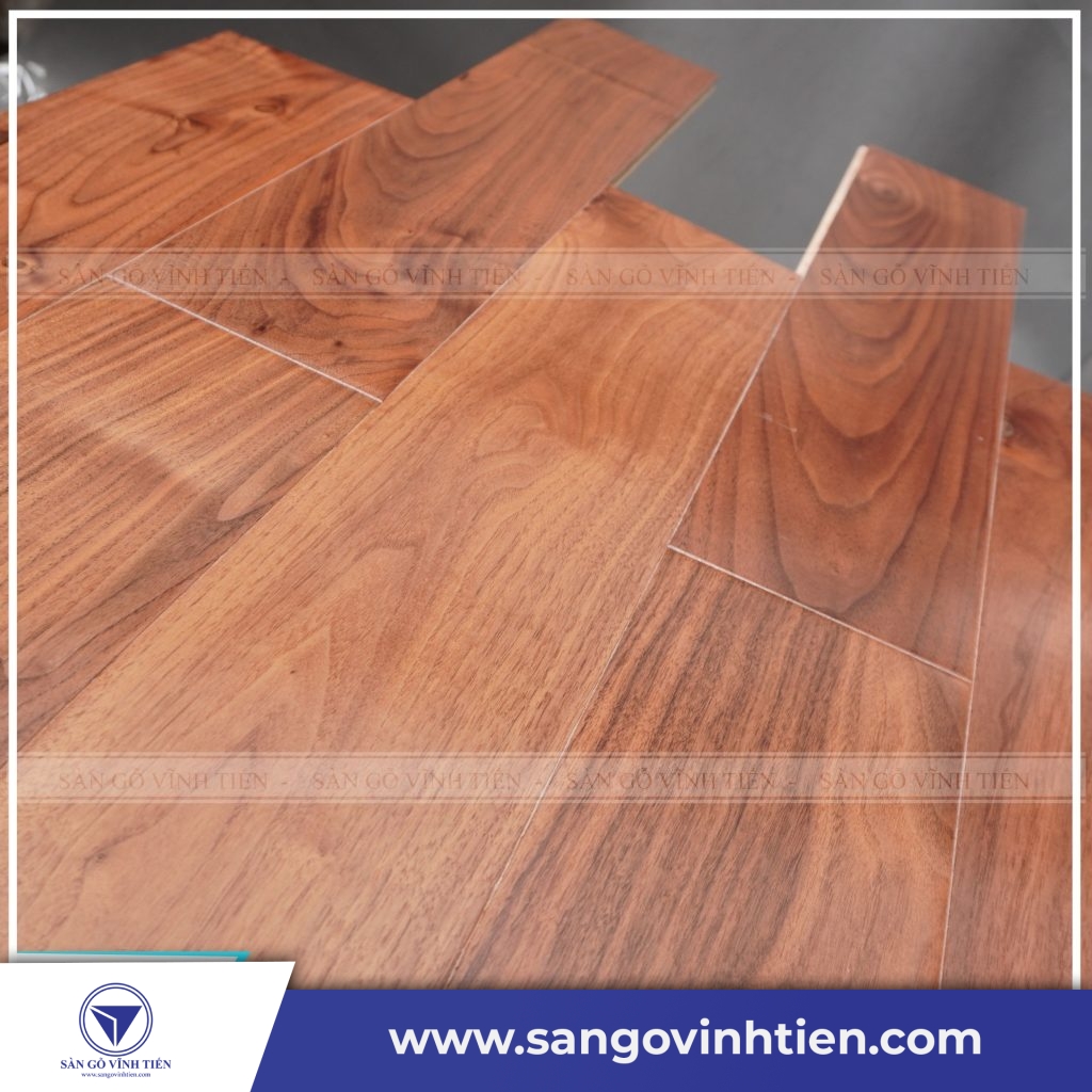 Sử dụng ván sàn gỗ cho showroom sang trọng và bền bỉ