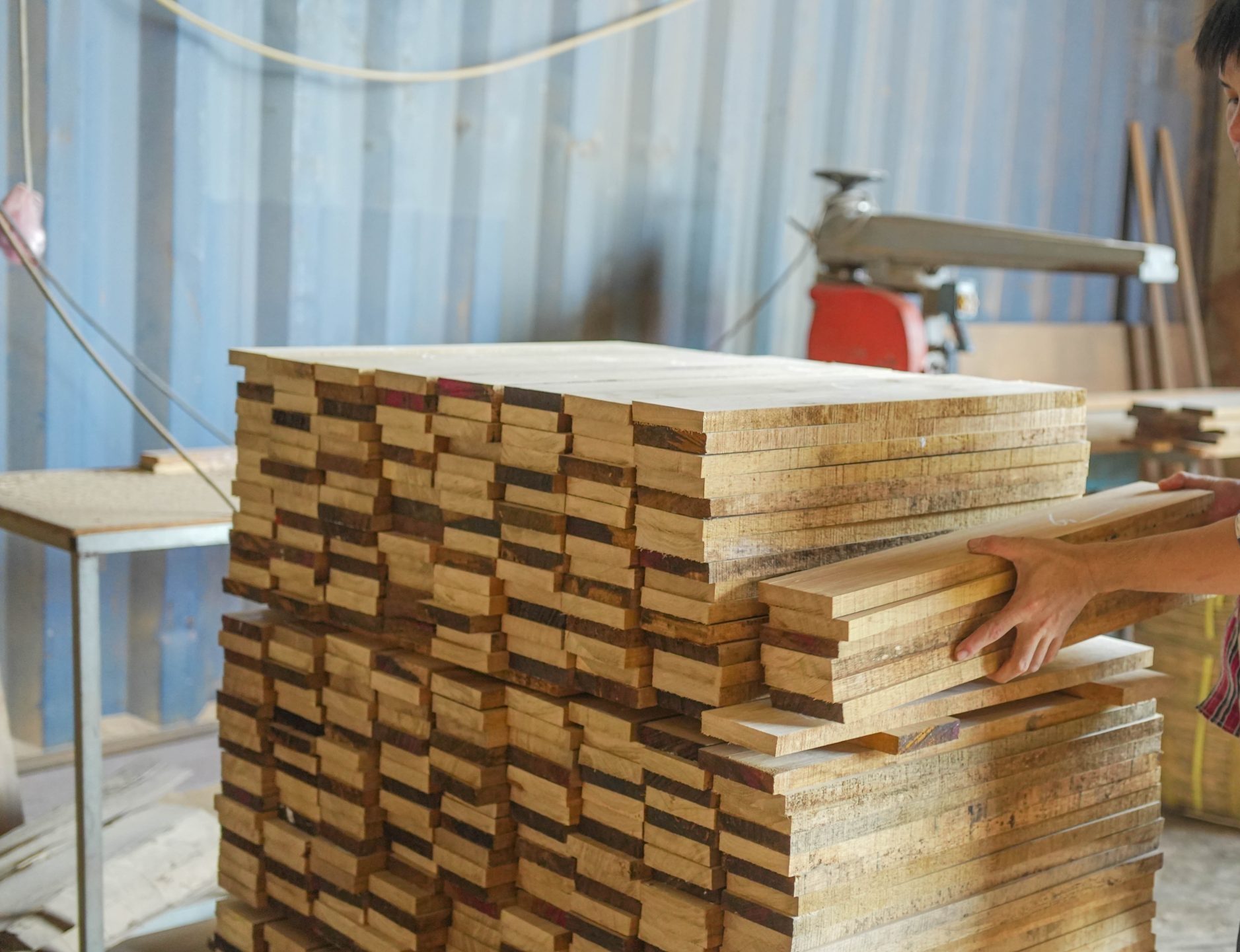 Nguồn hàng chất lượng từ nhà phân phối ván sàn gỗ tại TPHCM