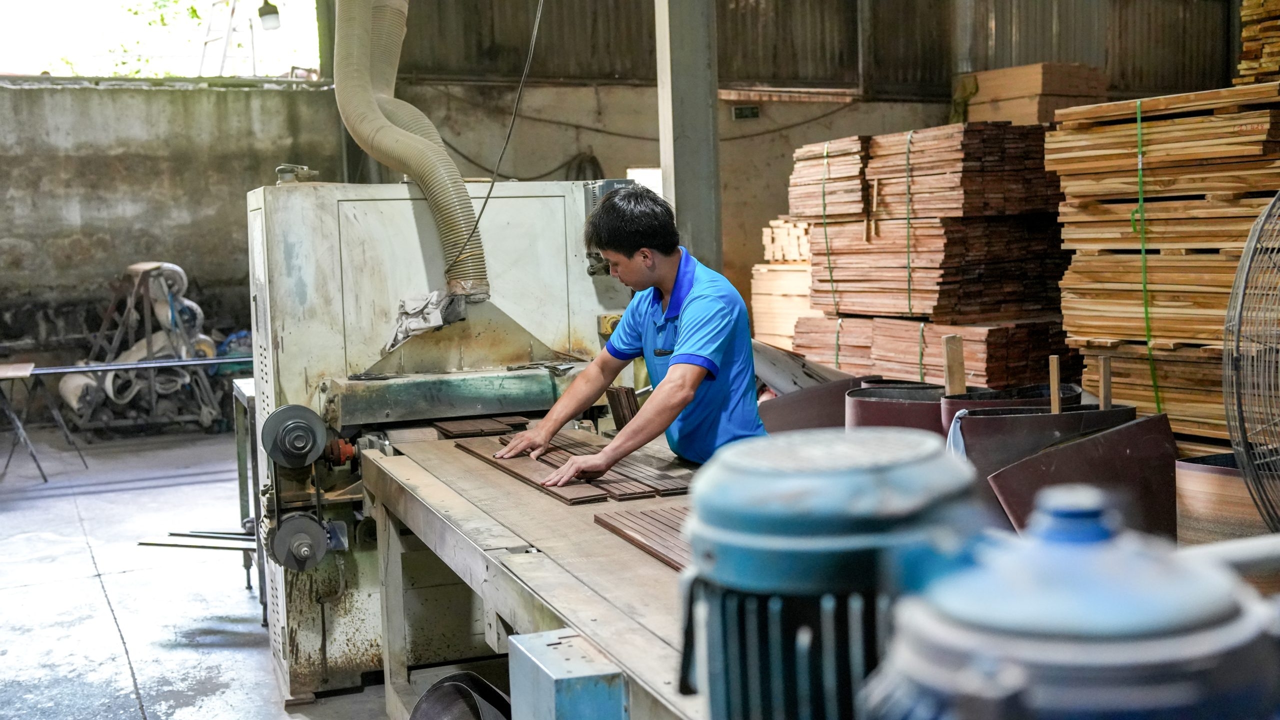 Sản xuất ván sàn gỗ tự nhiên tại Sàn Gỗ Vĩnh Tiến