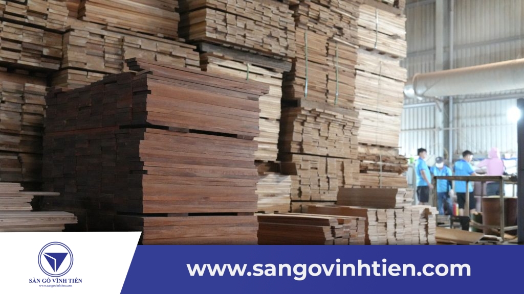 So sánh ván sàn gỗ Căm Xe và ván sàn gỗ Gõ Đỏ – Loại nào phù hợp với biệt thự?